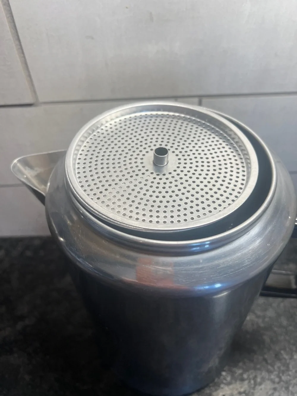 Vintage 20 CUP Aluminum stovetop or campfire coffee pot. Exc condition.
